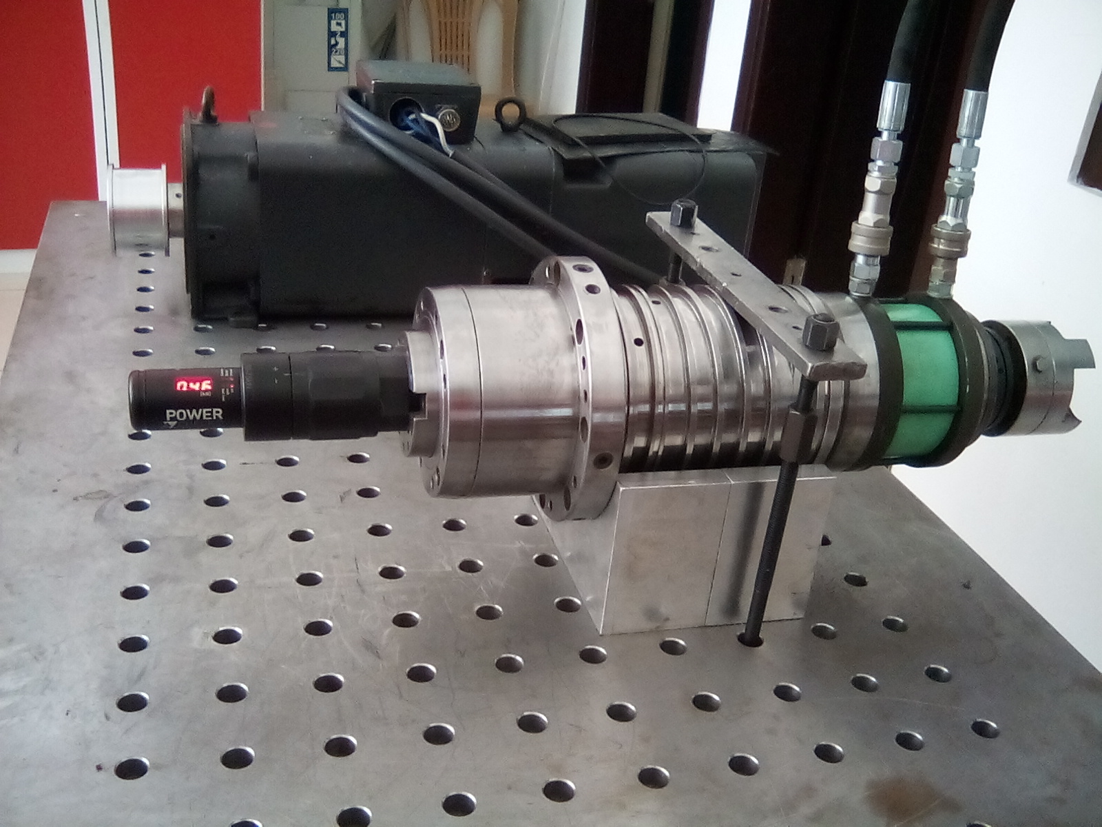 Onarım sonrası spindle motorların takım sıkma ölçümleri yapılarak toleranslar dahilinde olup olmadığı kontrol edilir.